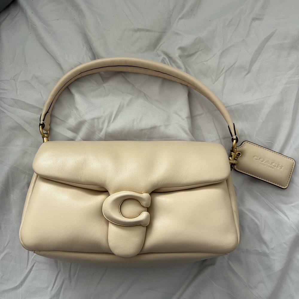 Coach Off-White Leather Shoulder Bag